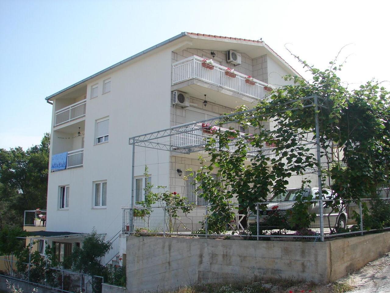 Apartments Mara Трогир Екстериор снимка